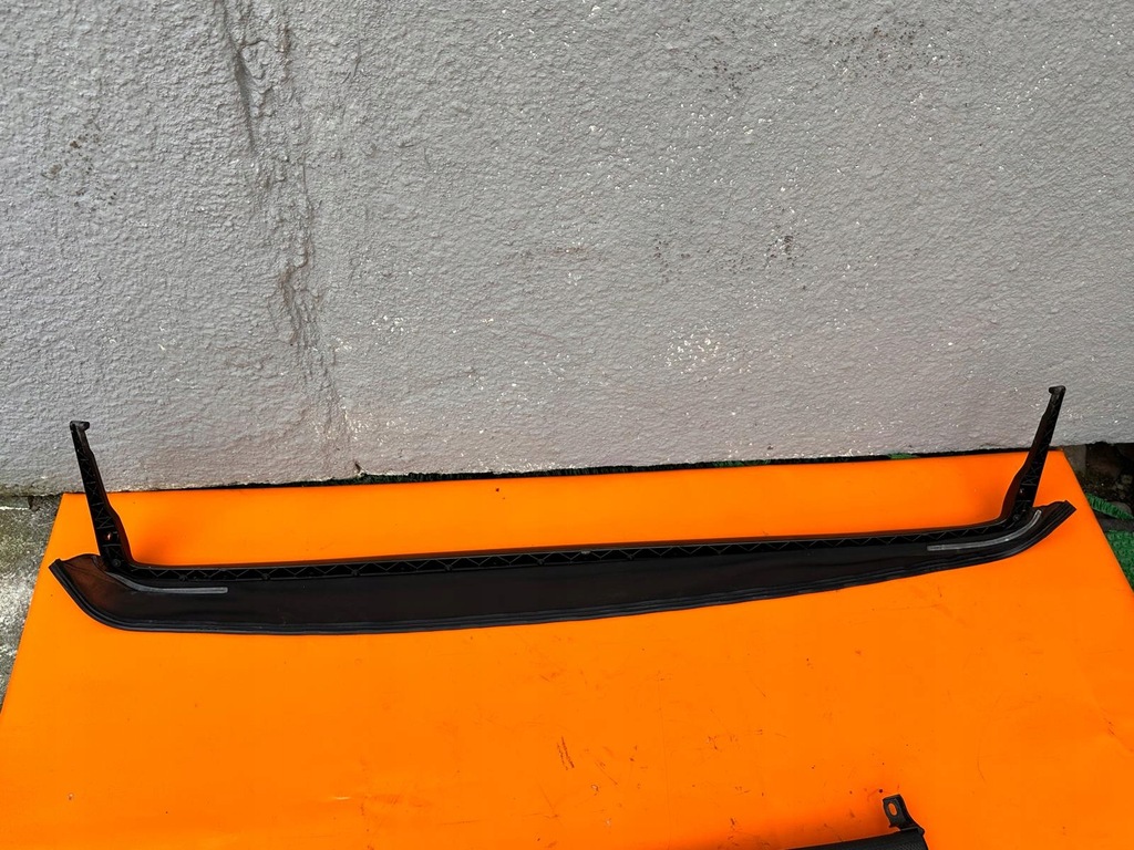 фото №1, Audi a3 8v sportback шторка defrektor wiatrowy оригинал europa