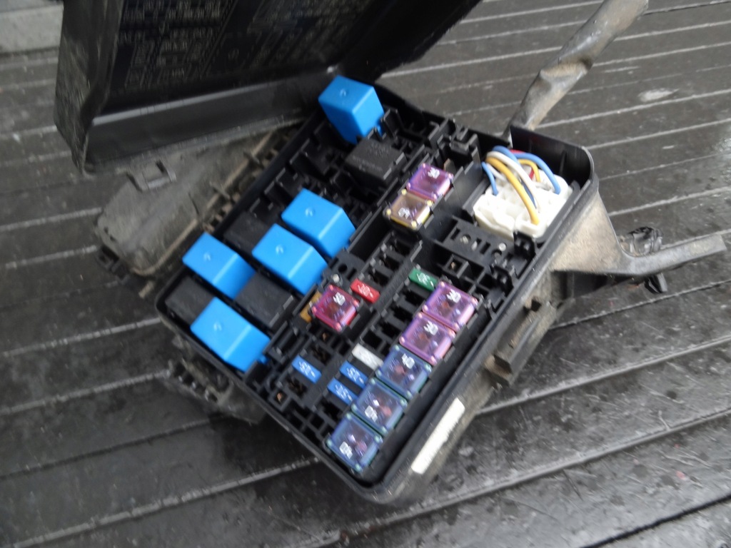 фото №1, Suzuki baleno ii 2016 1,2 коробка запобіжників оригінал