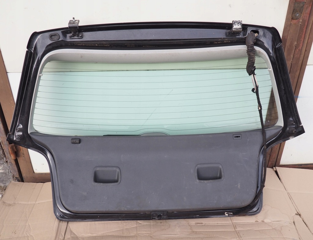 фото №5, Vw polo 9n крышка багажника задняя задняя багажника с стекло цвет lc9z