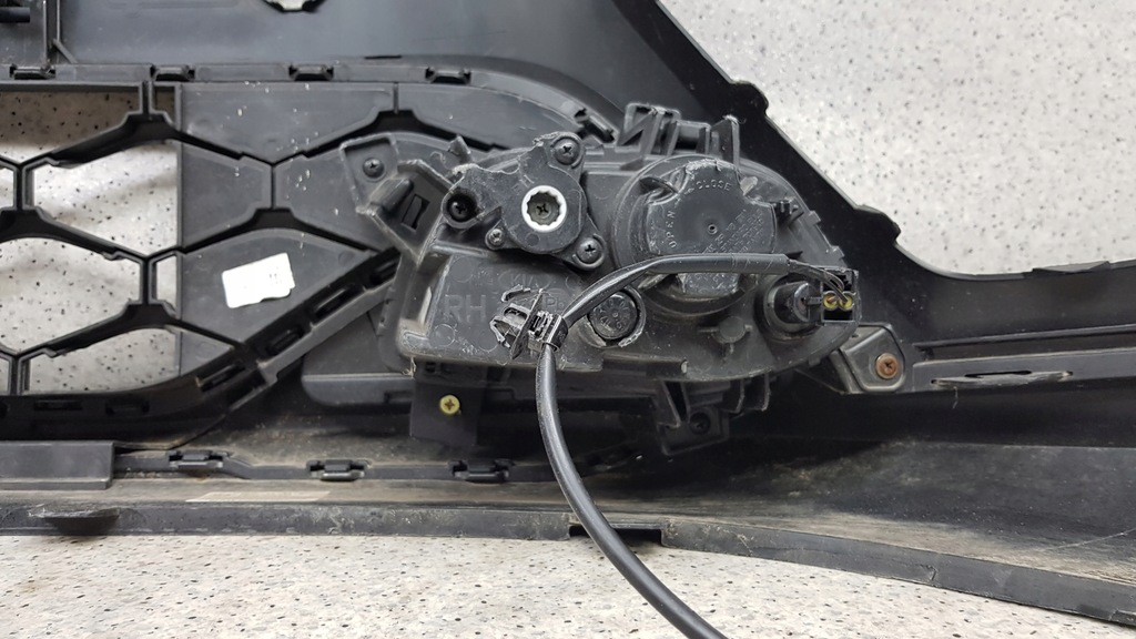 фото №11, Kia stonic gt line 2017 - бампер перед 3436