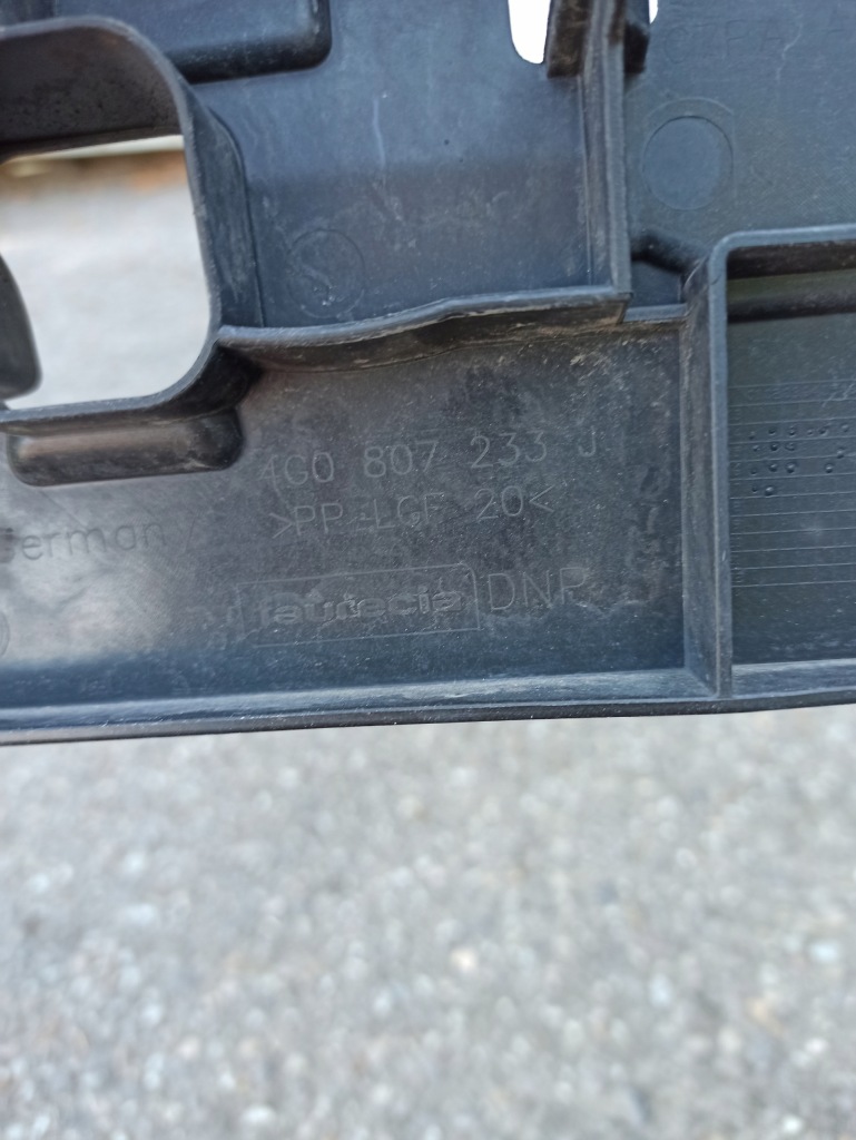 Audi a6 c7 allroad 14-18 рестайлінг  бампер перед 4g0807233j Зі Шроту