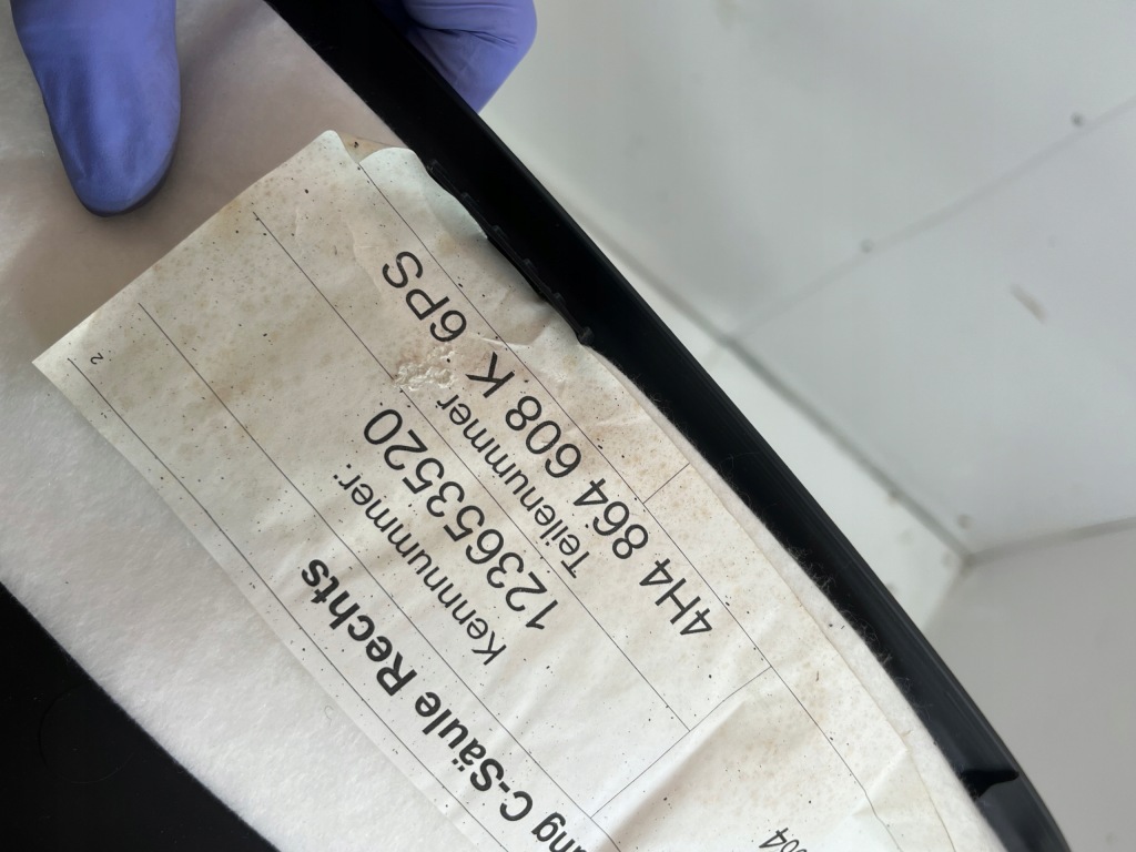 Накладка порог led audi оригинальный номер 4h4864608k Оригинал