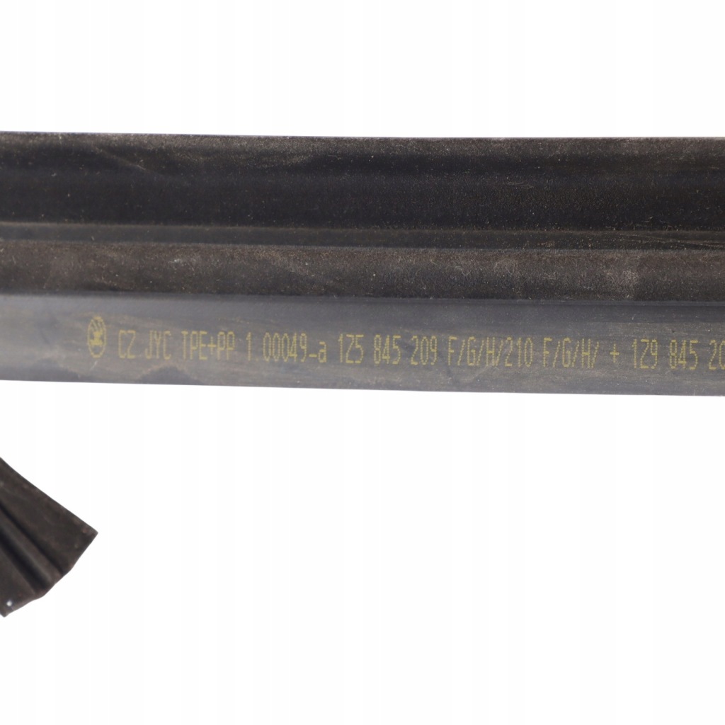 Skoda octavia 2 прокладка дверь задних стекло as2 левый задний  1z5845209g Цена