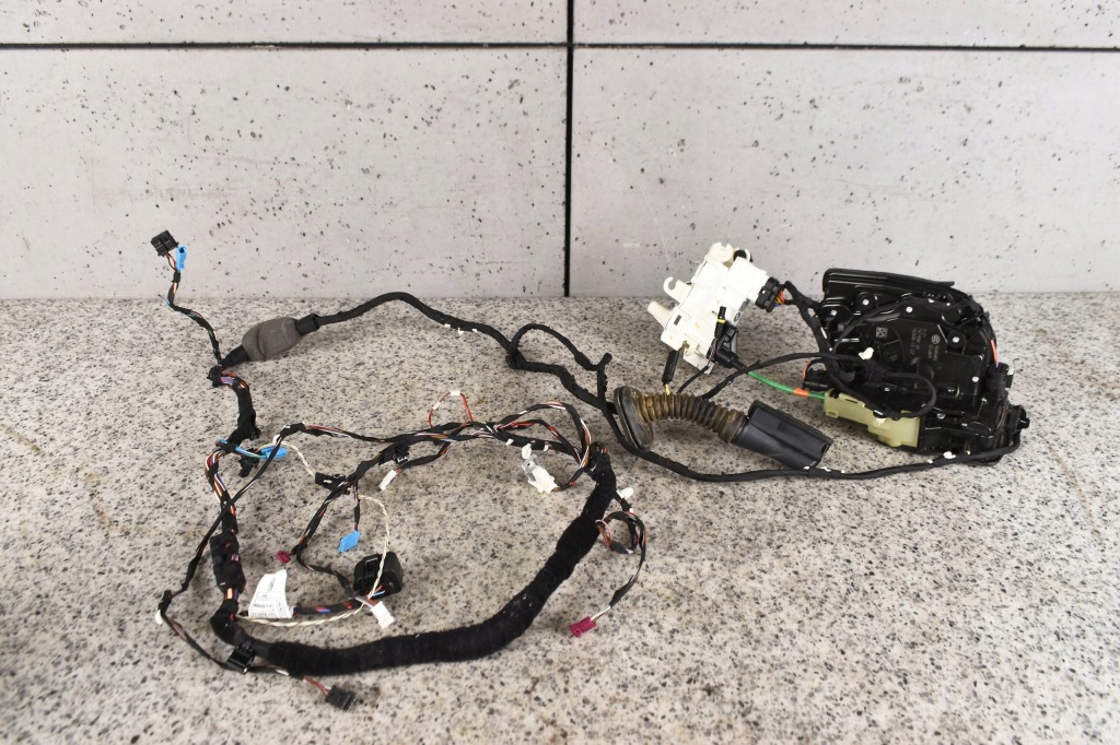 фото №8, Bmw 5 g30 g31 m5 f90 замок замки доводчик soft close softclose