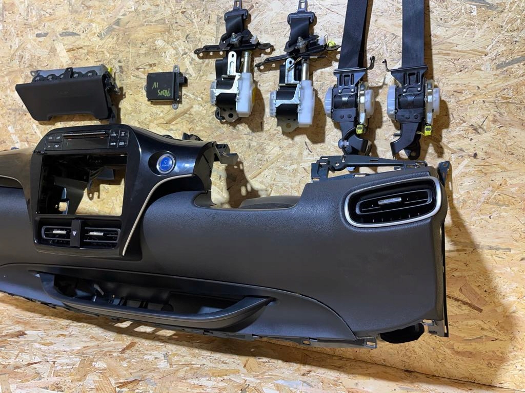 фото №9, Приборная панель консоль приборная панель подушка безопасности toyota prius iv 4 15- оригинал europa