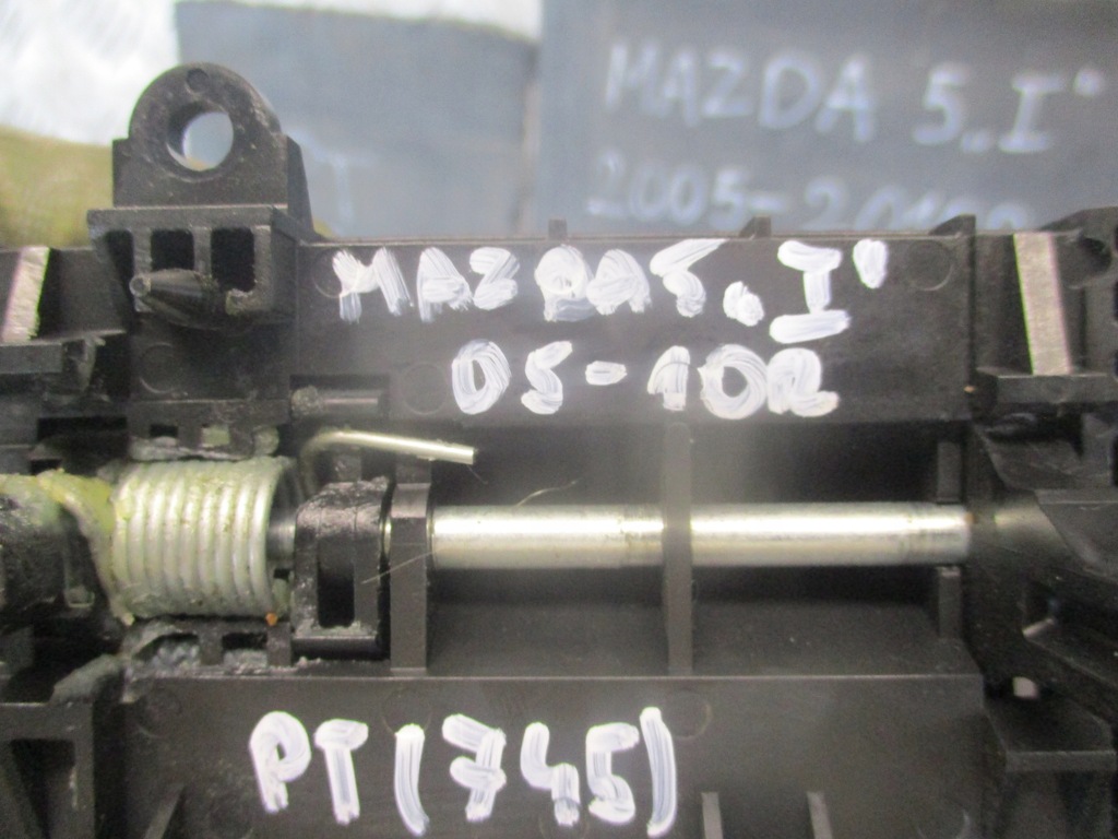 фото №4, Ручка внутренняя правый задняя mazda 5 05-10r.