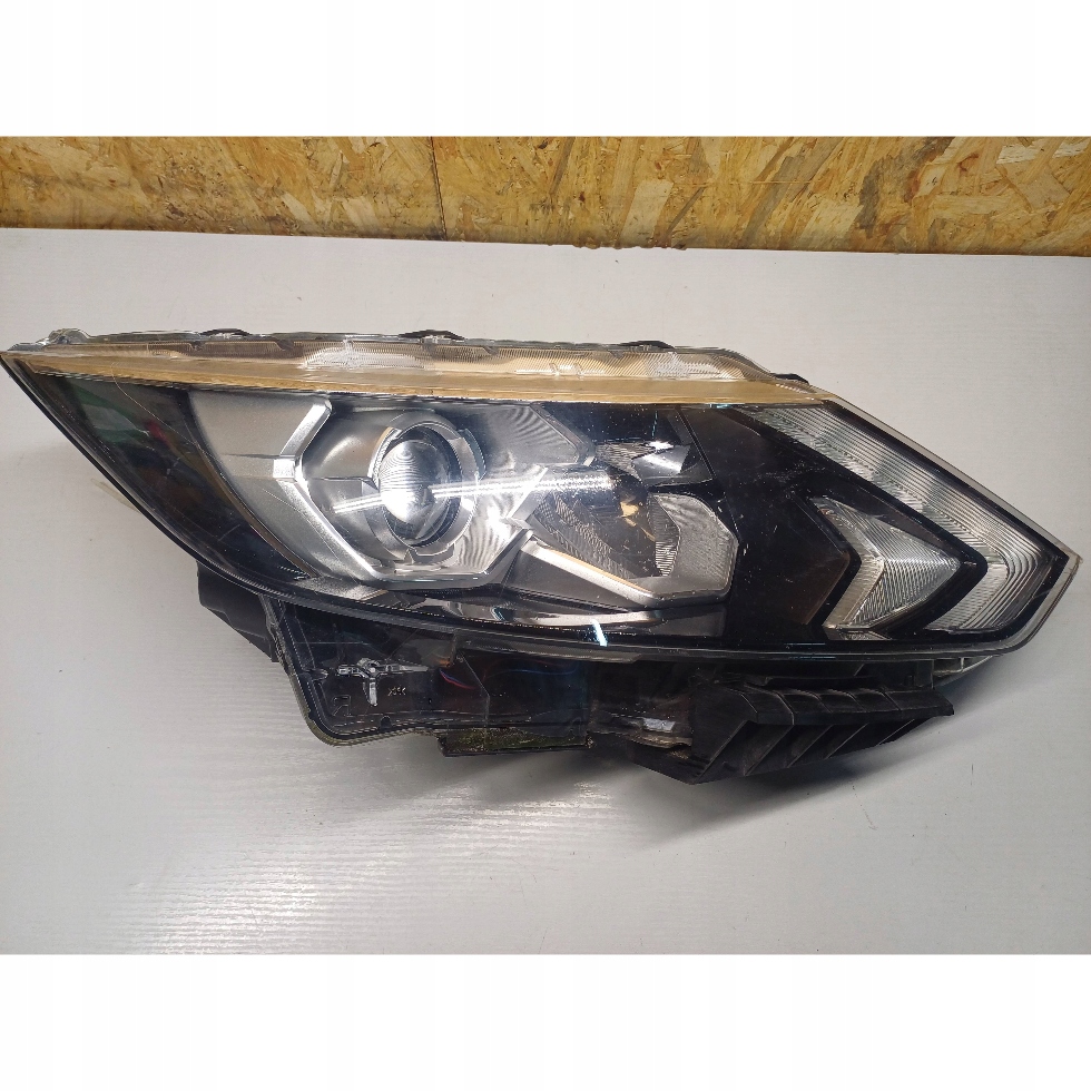 Купить Nissan qashqai j11 рестайлинг  фара full led правый  10018015