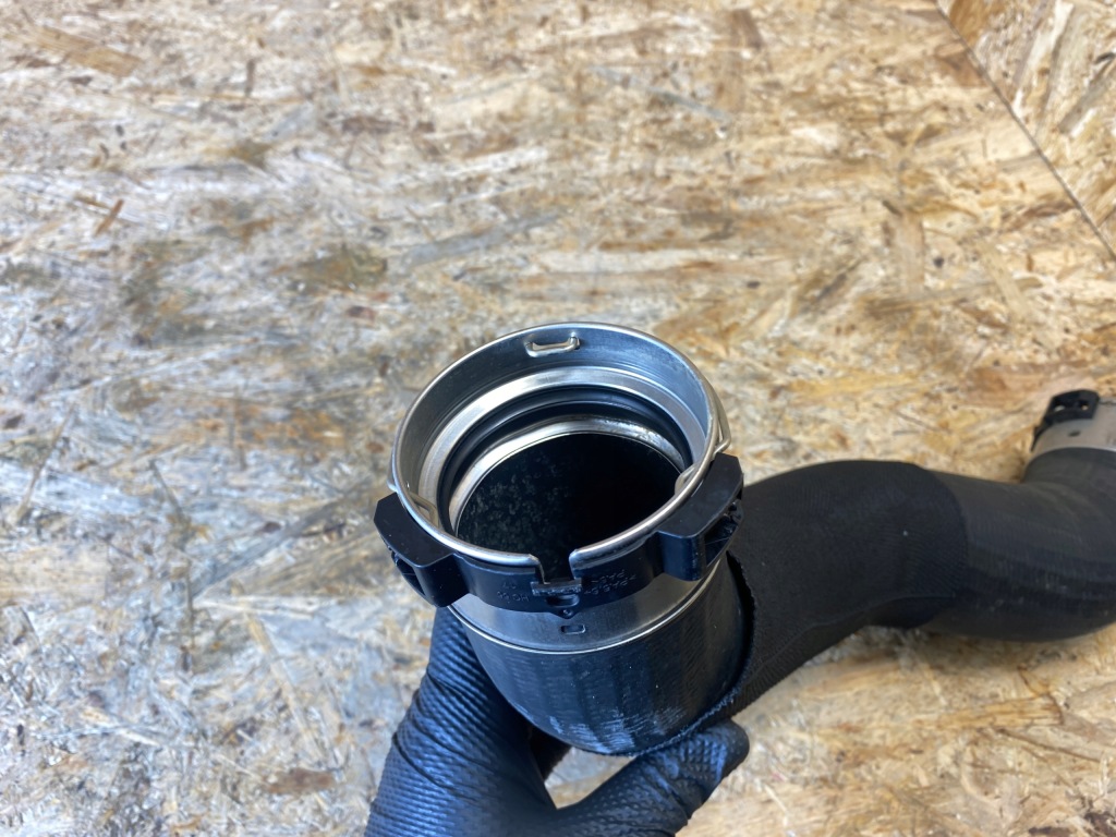 фото №10, Труба шланг пабтрубок  воздуха интеркулер bmw f39 f45 f48 8511338