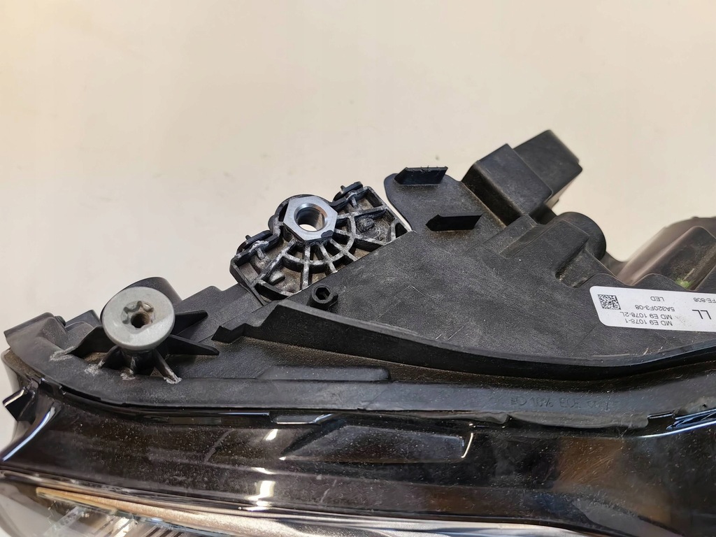 фото №7, Bmw 2 g42 cs gold- лампа full led ліва cała polecam