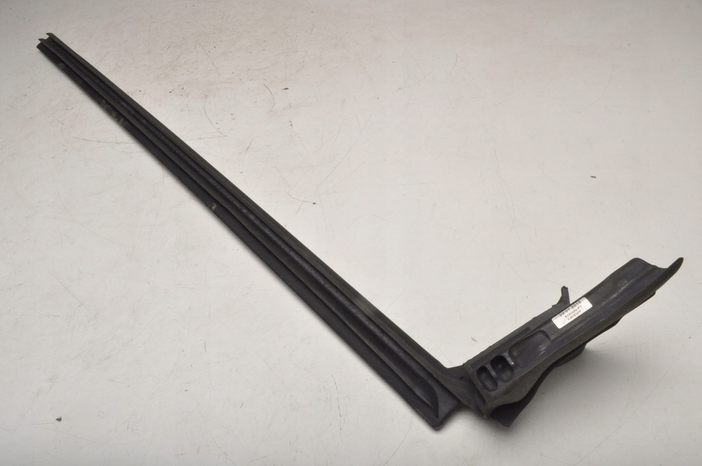 фото №1, Mercedes w172 r172 молдинг стекло подоконная передняя правая a1727200824