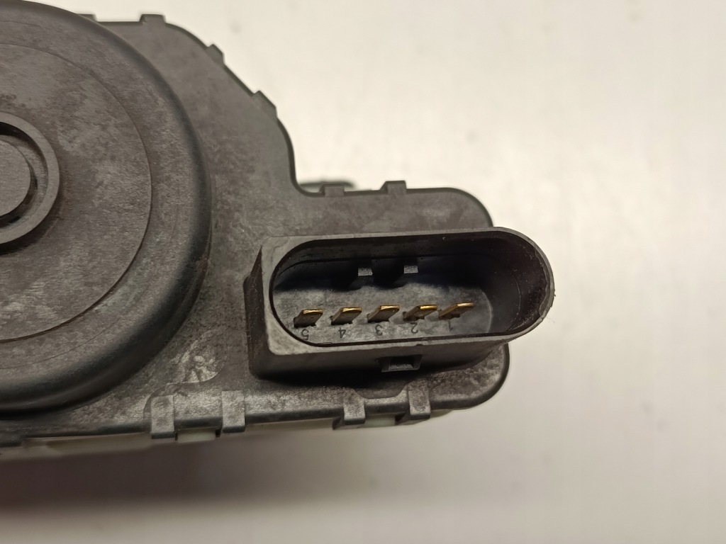 Насос adblue mercedes-benz vw iveco 1928499093 0928404016 Доставка