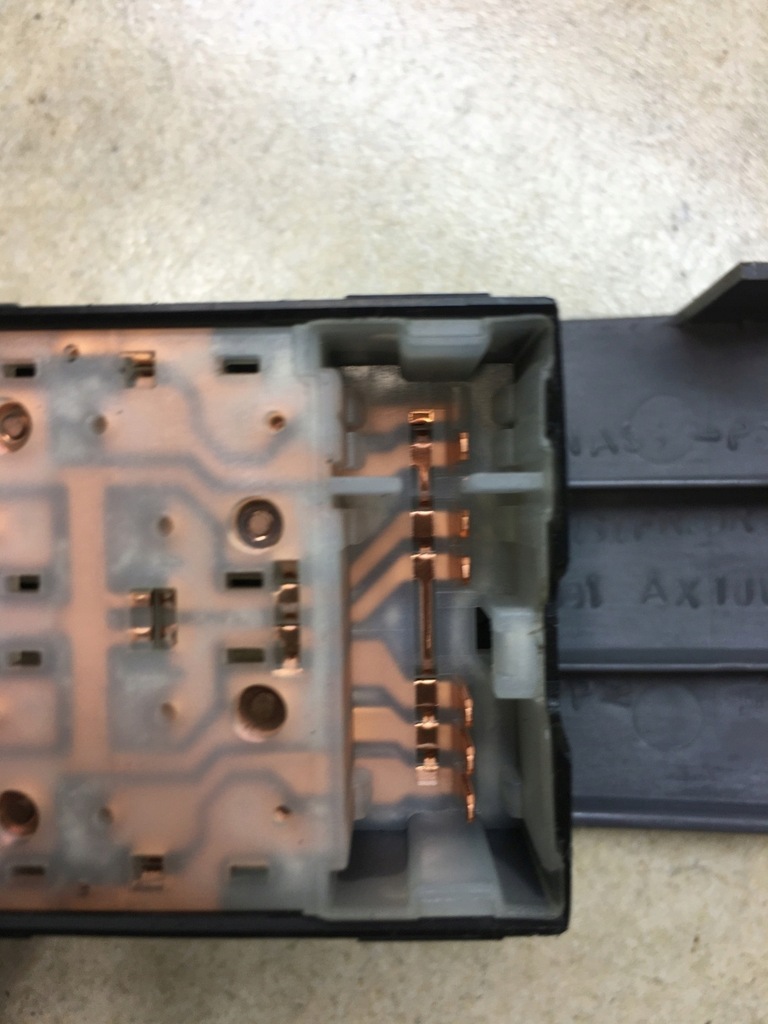 фото №7, Панель окон левый перед micra k12