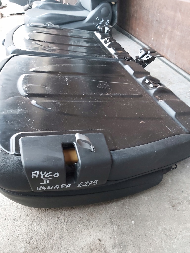 фото №8, Toyota aygo ii заднее сиденье задняя спинка isofix