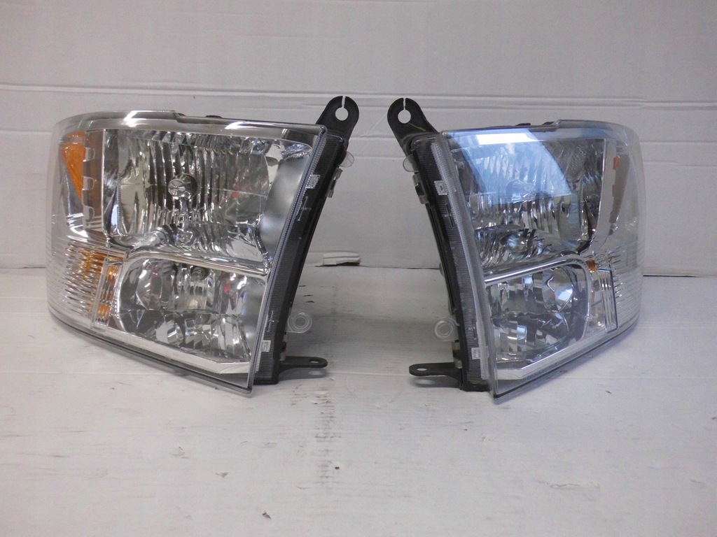 фото №1, Лампа левая перед dodge ram iv 2013 2014 2015 2016 2017 2018 2019 оригинал