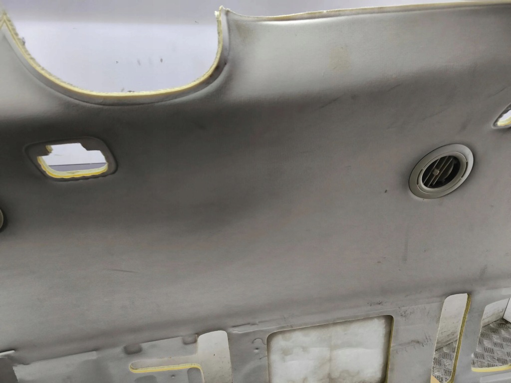 фото №11, Chrysler town & country v 2008 потолок