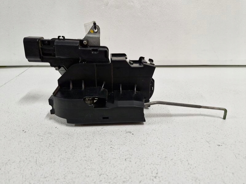 фото №1, Hummer h3 замок кришки багажника задня задній 2 pin