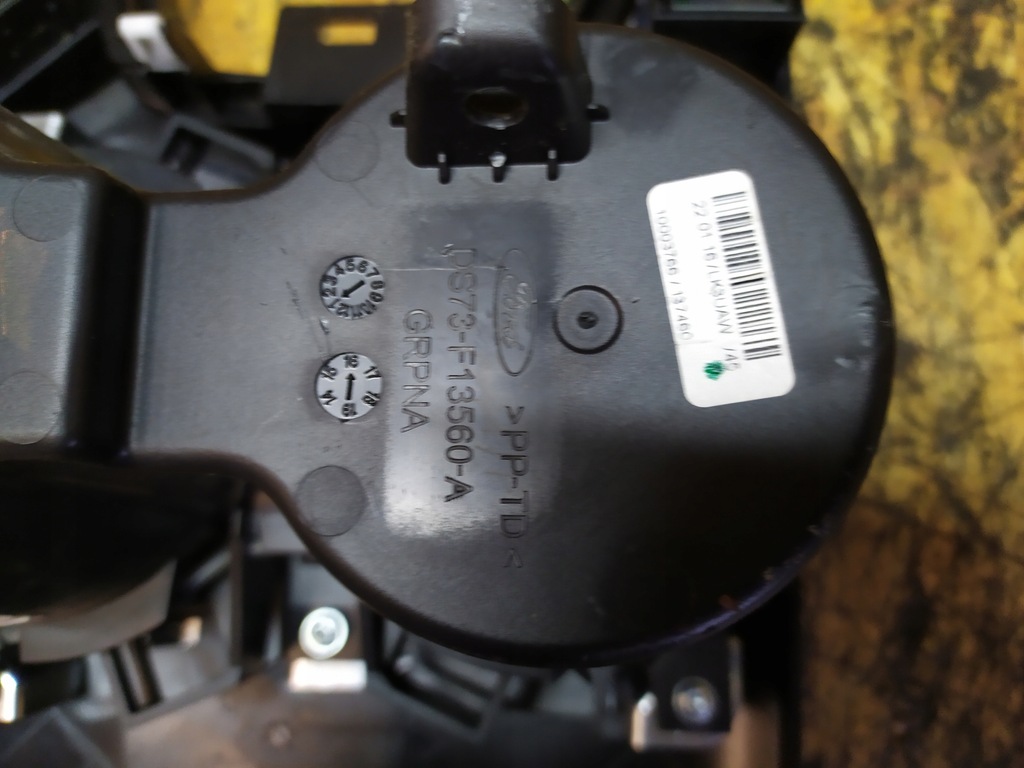 фото №6, Ford mondeo mk5 кронштейн na чашки тунель