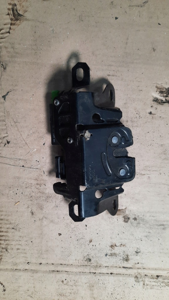 фото №1, Volvo c30 06- замок крышки задняя багажника 30784739