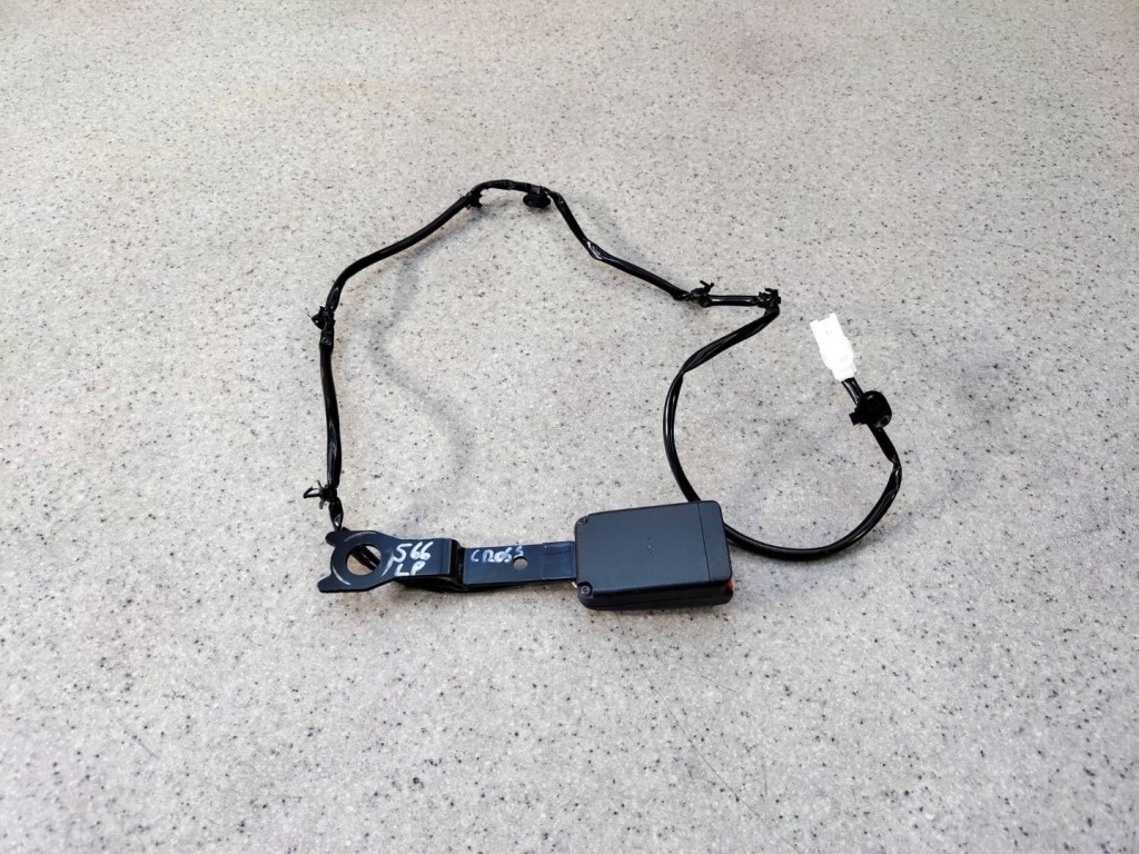 Купить Пряжка клипса поперечина левая перед 6397921 mitsubishi eclipse cross