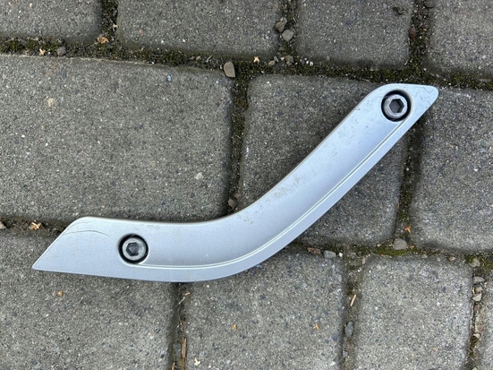 фото №1, Заглушка пластик кронштейн двері jeep wrangler jl 1re67trmae