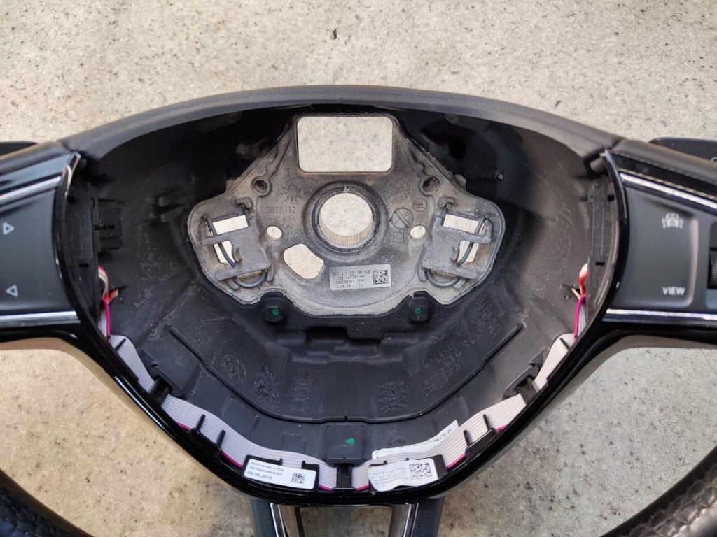 Руль кожаный мультифункция лепестки переключения 5e0419091br skoda superb 3 3v Доставка