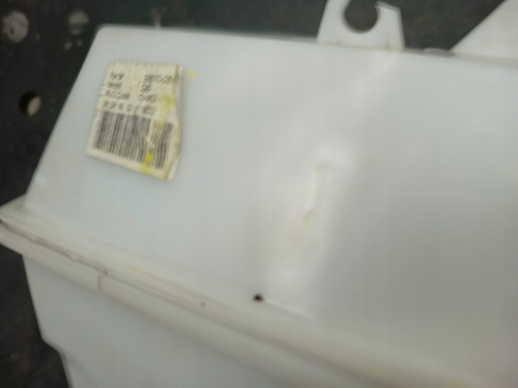 фото №13, Hyundai i20 ii - бак жидкость do омывателя