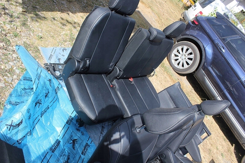 фото №6, Toyota sienna 2016 сиденья комплект кожа czarna igł