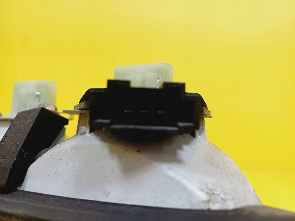 фото №6, Лампа левый задняя w крышка w208 a208 c208 cabrio 2098200564 hella nr164