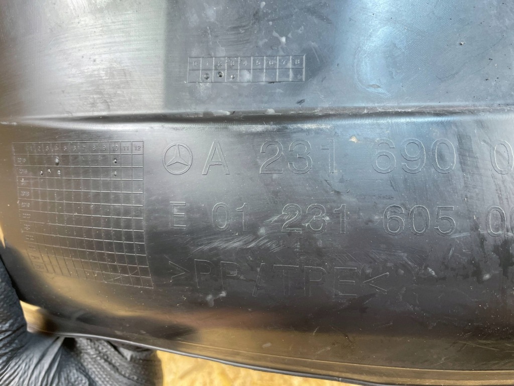 Купить Подкрылок перед передние левая mercedes sl r231 a2316900300