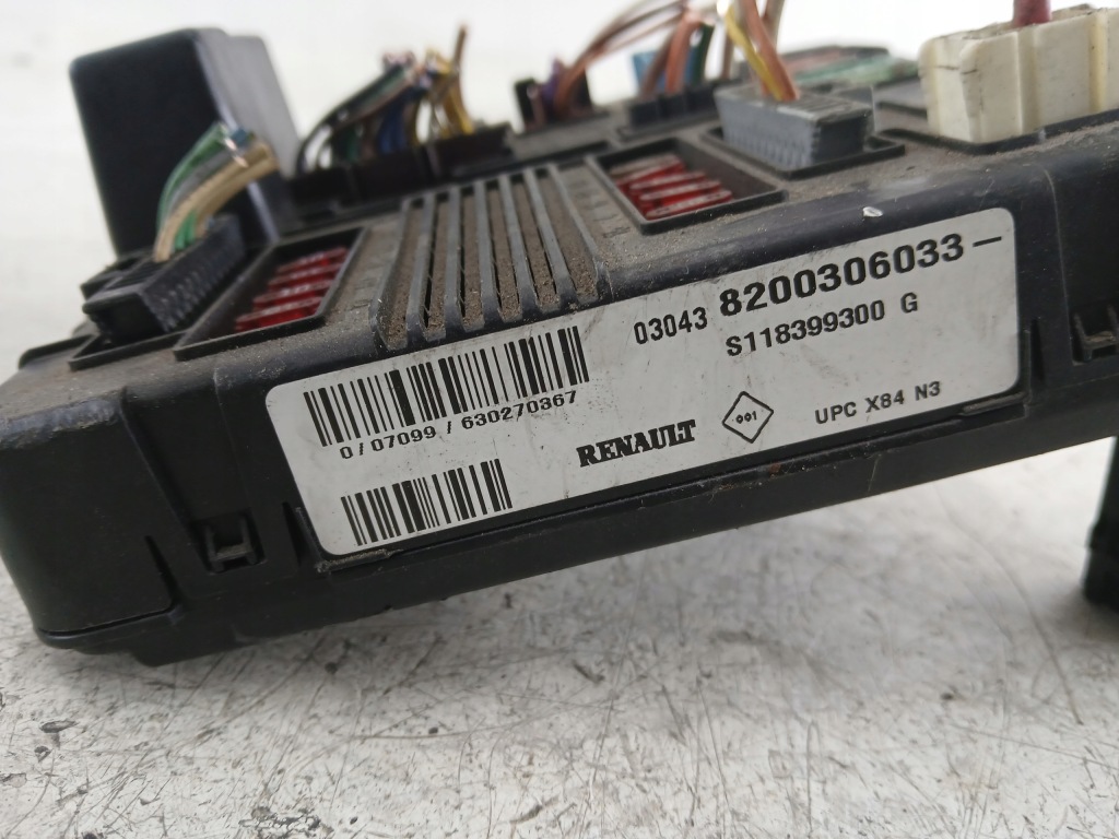 Renault megane 2 scenic 2 коробка запобіжників upc 8200306033 Оригінал