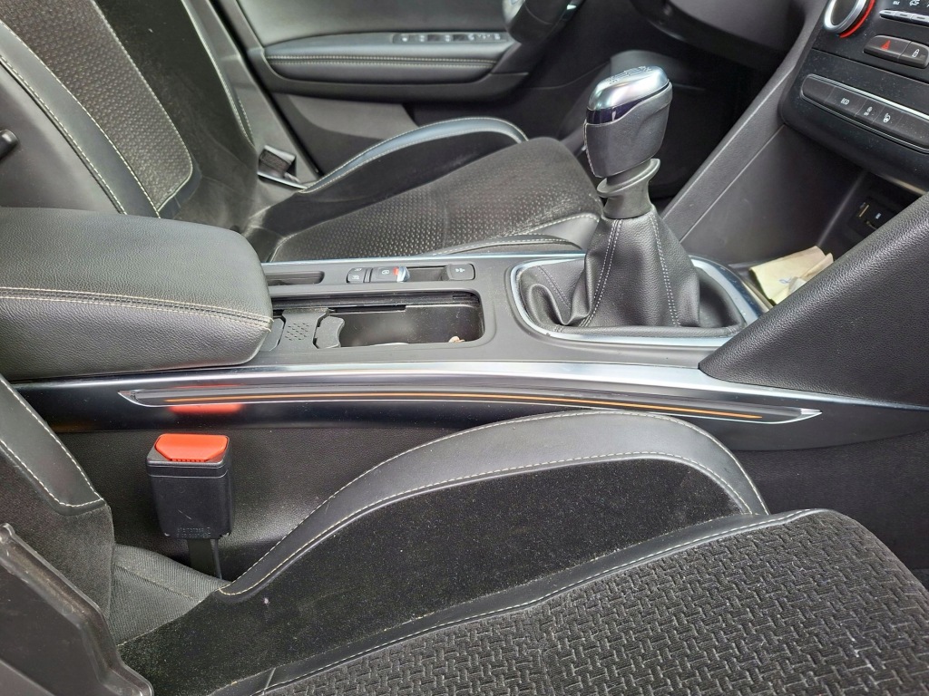 Капот крыло  фара левый правый  led бампер 6pdc megane iv 1.2 tce terqe Киев