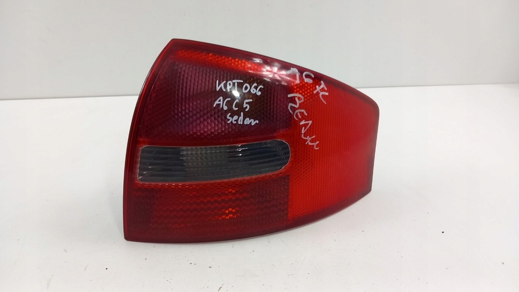 фото №1, Audi a6 c5 fl sedan лампа задняя правая