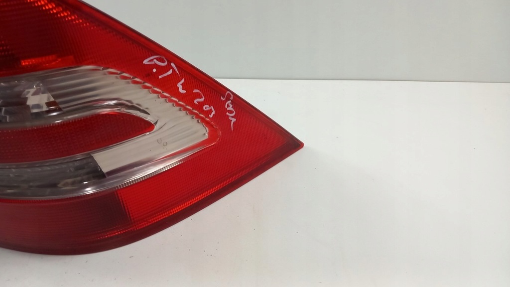 фото №2, Mercedes w203 sedan лампа задня права