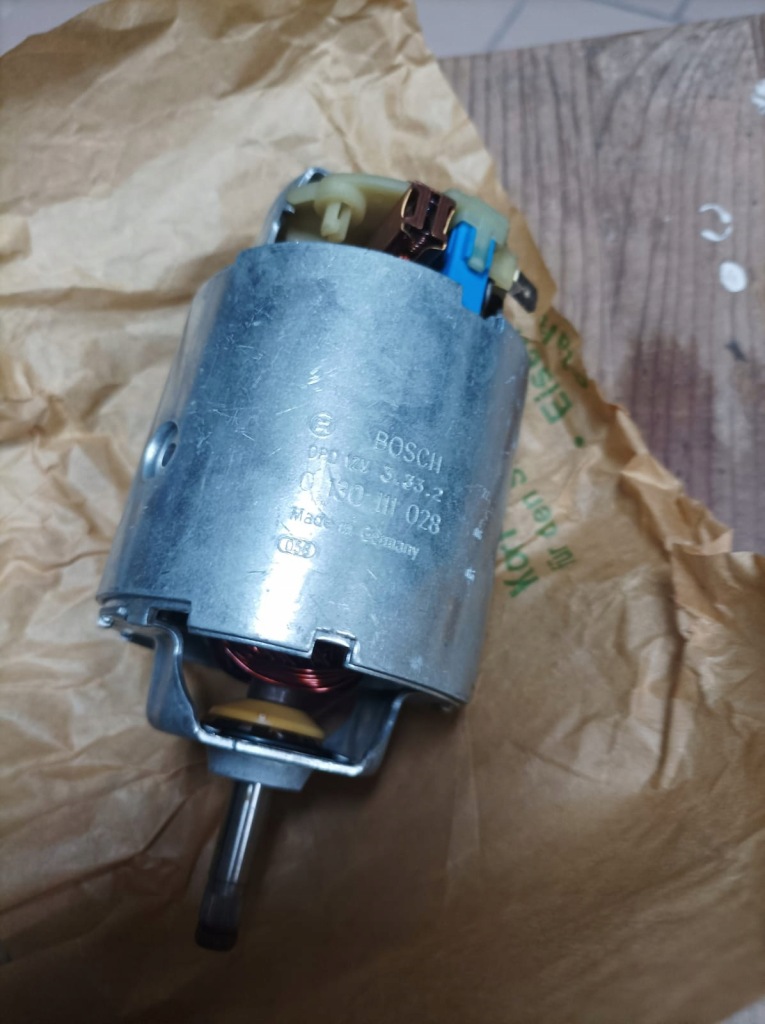 фото №1, Двигатель вентилятора вентилятор mercedes 140 bosch 130 111 028