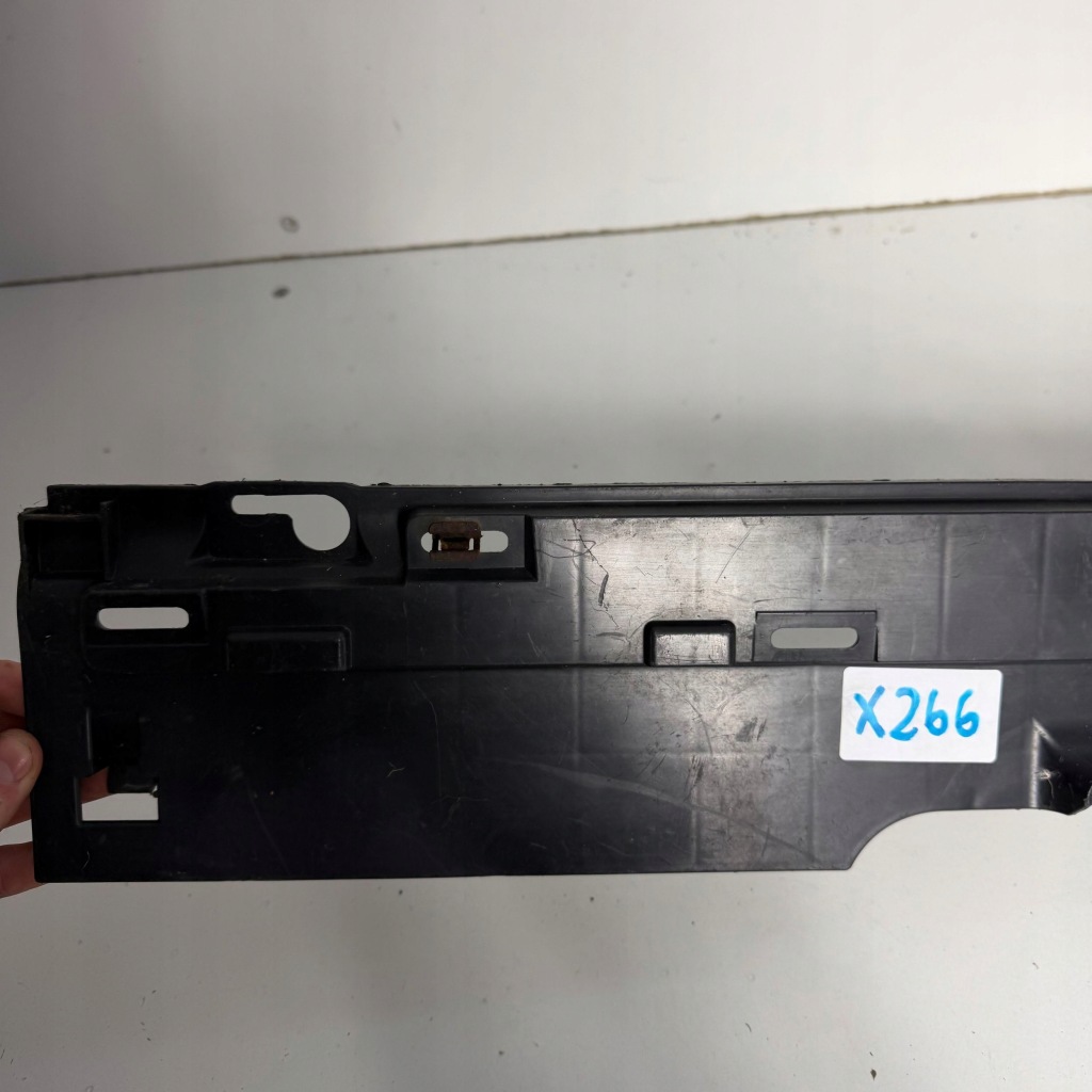 Молдинг порог внутренняя правая range rover оригинальный номер оригинал eox500081 Оригинал