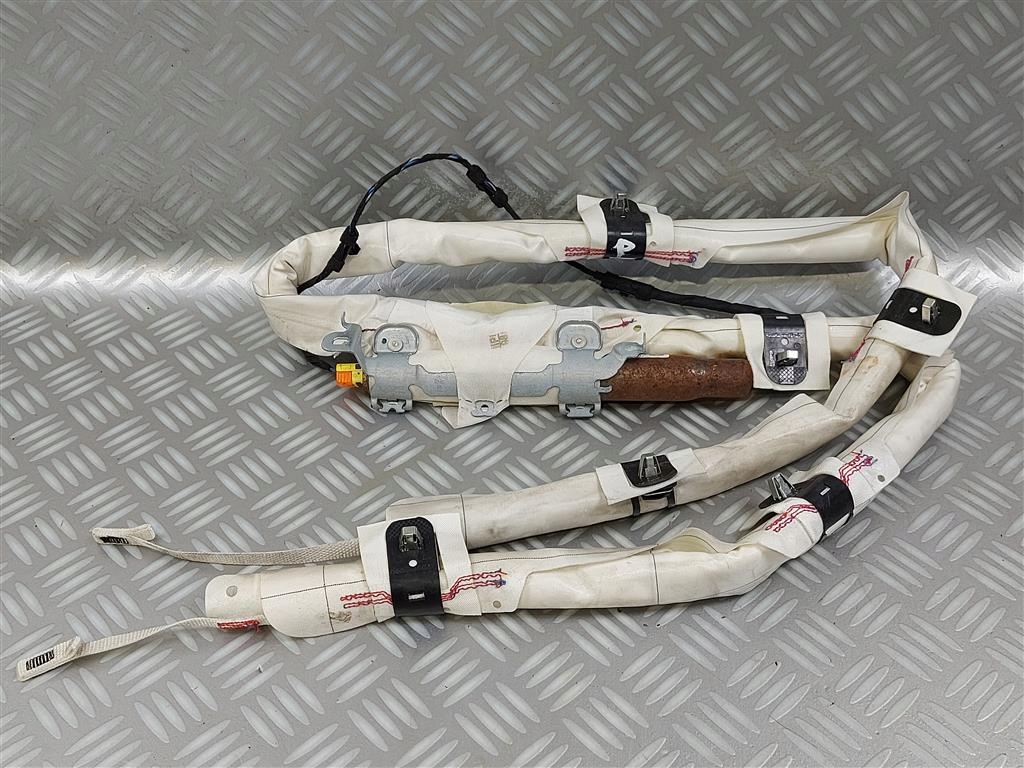 фото №1, Шторка безопасности боковая правая skoda superb ii kombi 08-13 r