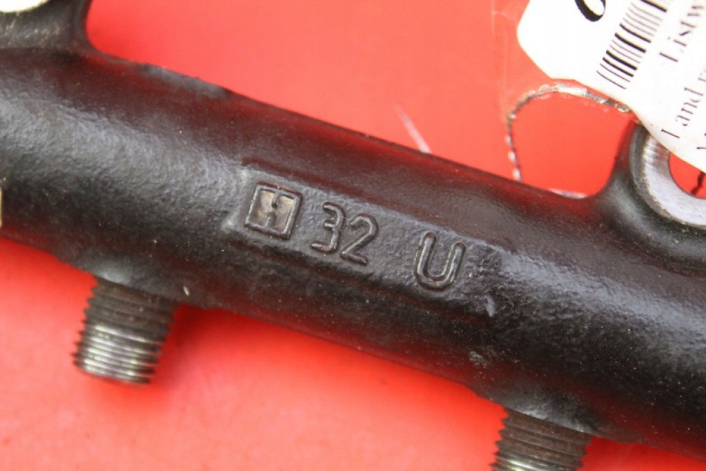 Молдинг впрыскная 7h2q-9d280-dd land rover discovery 3 3 2.7 td v6 190 km Цена