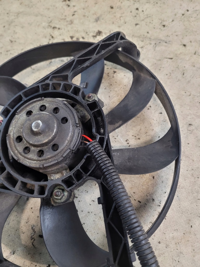 фото №8, Вентилятор радиатора оригинальный номер 1j0121206d seat toledo ii 1.9tdi