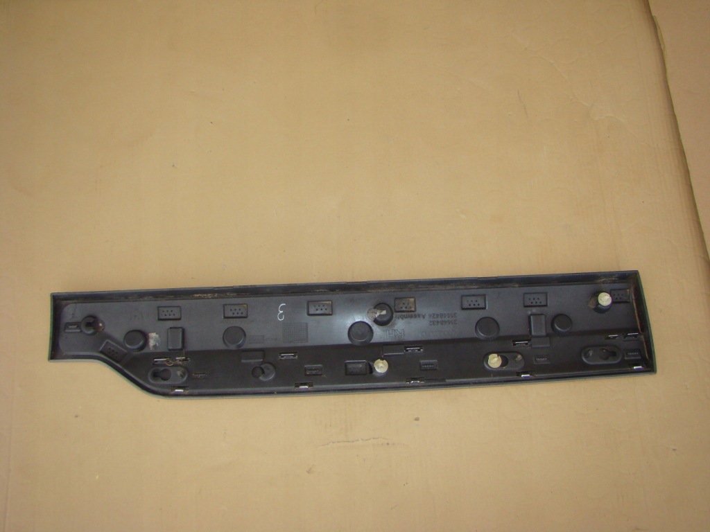 фото №2, Volvo xc90 ii inscription. накладка правая дверь. e37