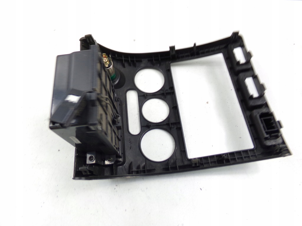 фото №3, Kia rio i dc 03-05 консоль средняя рамка радио 84612fd000 84612 fd000