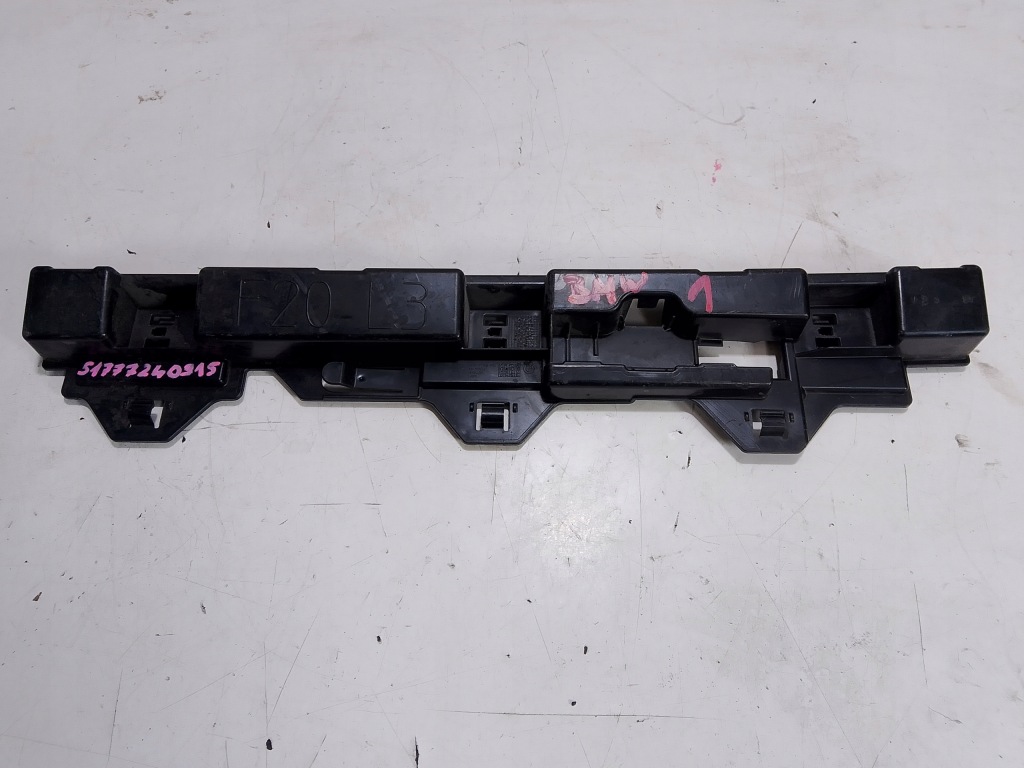 фото №1, Bmw 1 f20 f21 направляющая накладки порога левый 51777240915