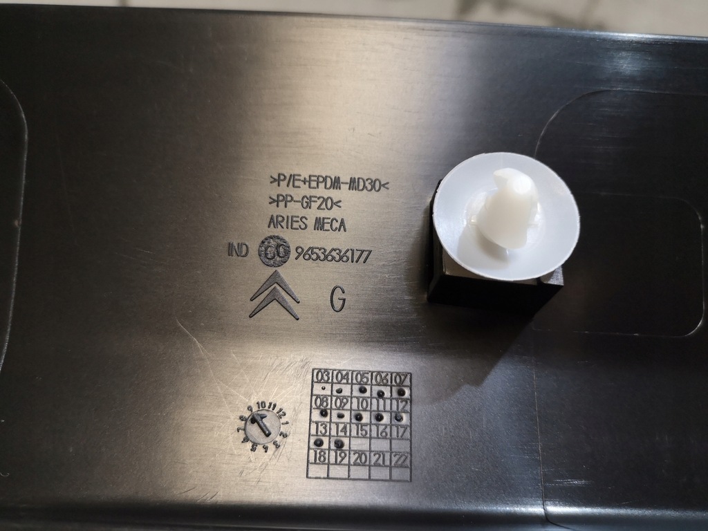 фото №5, Молдинг крила лівий задня citroen c4 04-