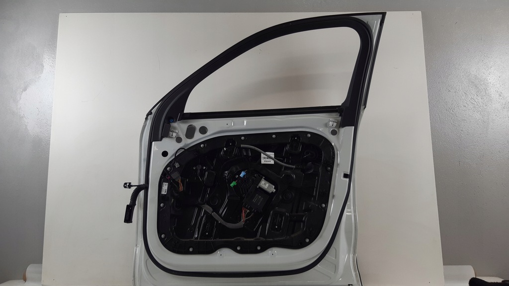 фото №6, Volvo xc40 дверь правое перед 614