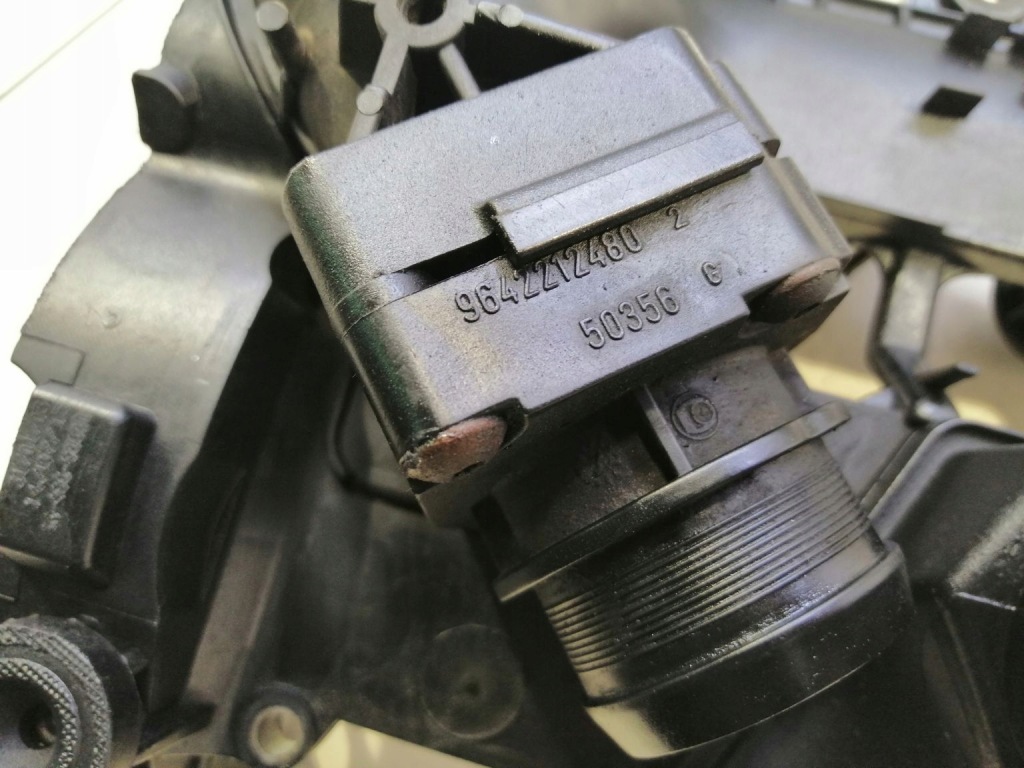 фото №9, Крышка клапанов крышка peugeot 307 1.4 hdi 8hz