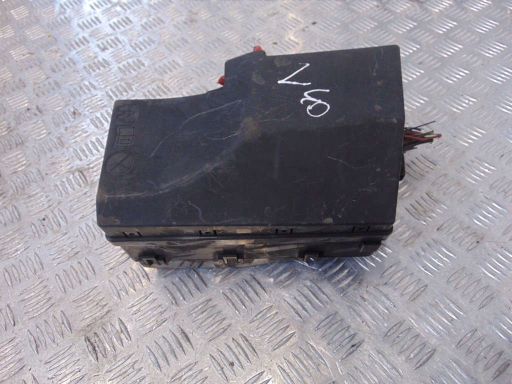 фото №1, Volvo v40 ii коробка предохранителей 31409547 12-