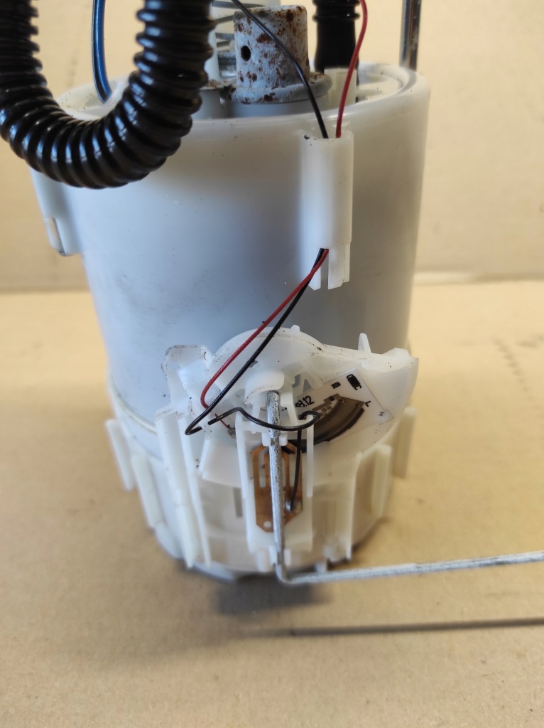 Насос пального 2.0 16v renault vel satis 8200760582 Ціна