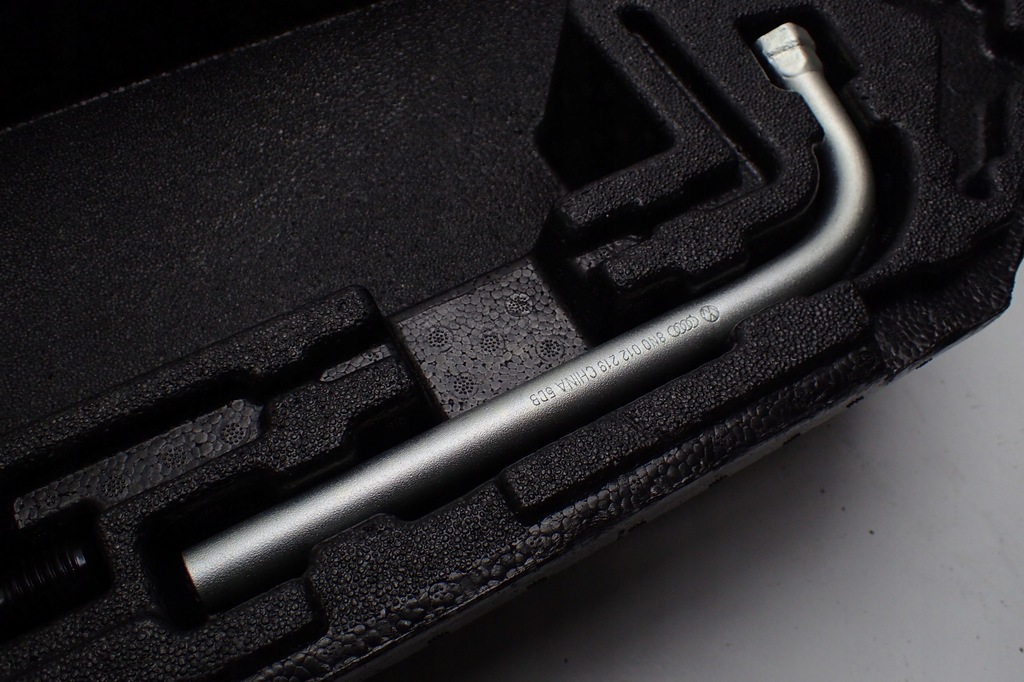 фото №6, Audi tt 8s пенополистирол багажника 8s0012109h