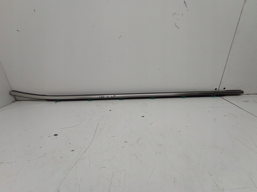 фото №1, Hyundai i30 ii молдинг уплотнитель левый перед хром 2012-