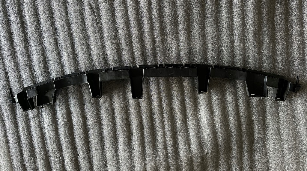 фото №1, Ferrari sf90 центральний кронштейн 874852....