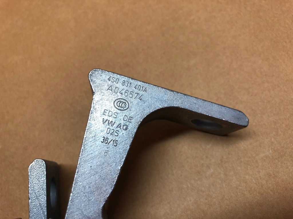 фото №2, Audi r8 4s петля дверь левый 4s0831401a